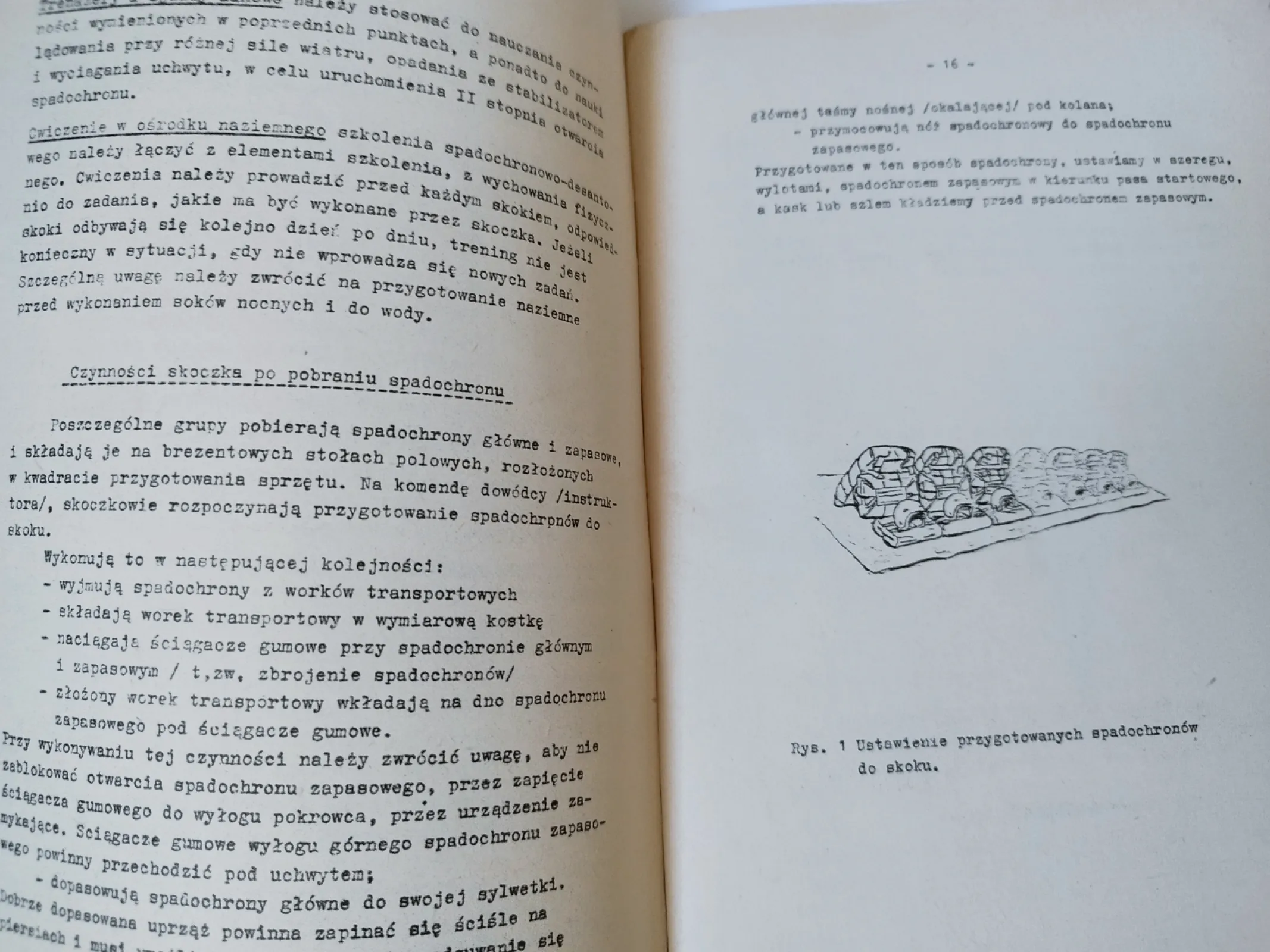 Poradnik Skoczka Spadochronowego – Unikat z 1977 roku, Pomorski Okręg Wojskowy