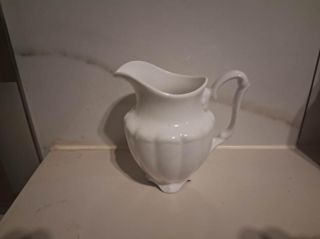 Mlecznik Wałbrzych – Biała Porcelana – Fason Maria Teresa – PRL – Sygnowany