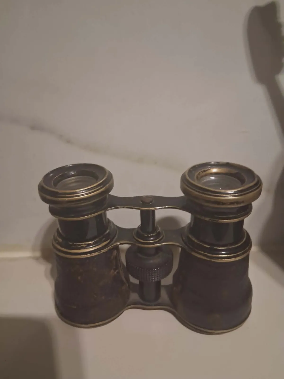 Antyczna Lornetka Teatralna – Mosiądz i Skóra – XIX/XX w. – Loft / Vintage