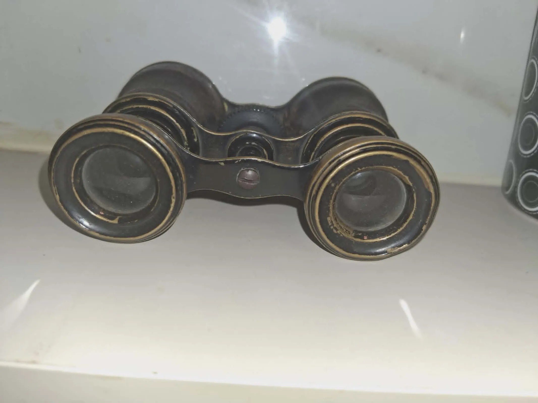Antyczna Lornetka Teatralna – Mosiądz i Skóra – XIX/XX w. – Loft / Vintage
