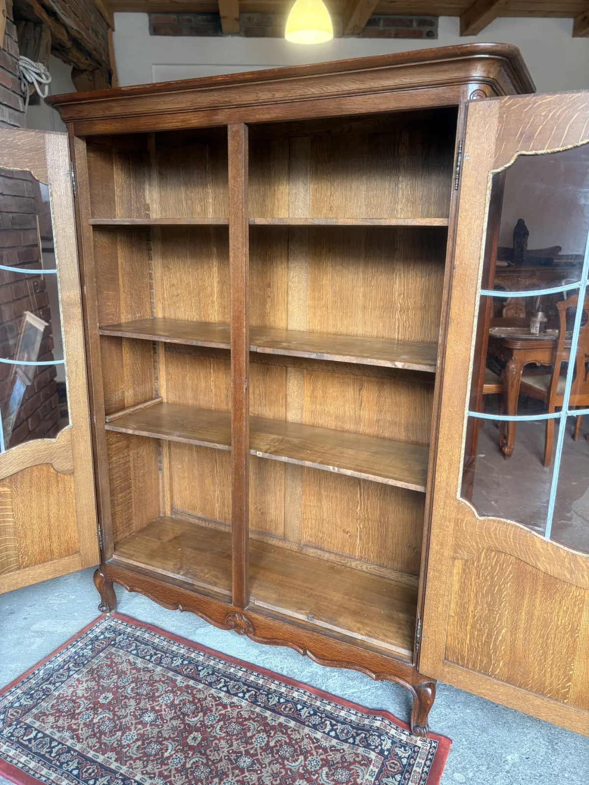 Dębowa biblioteka witryna | przeszklona