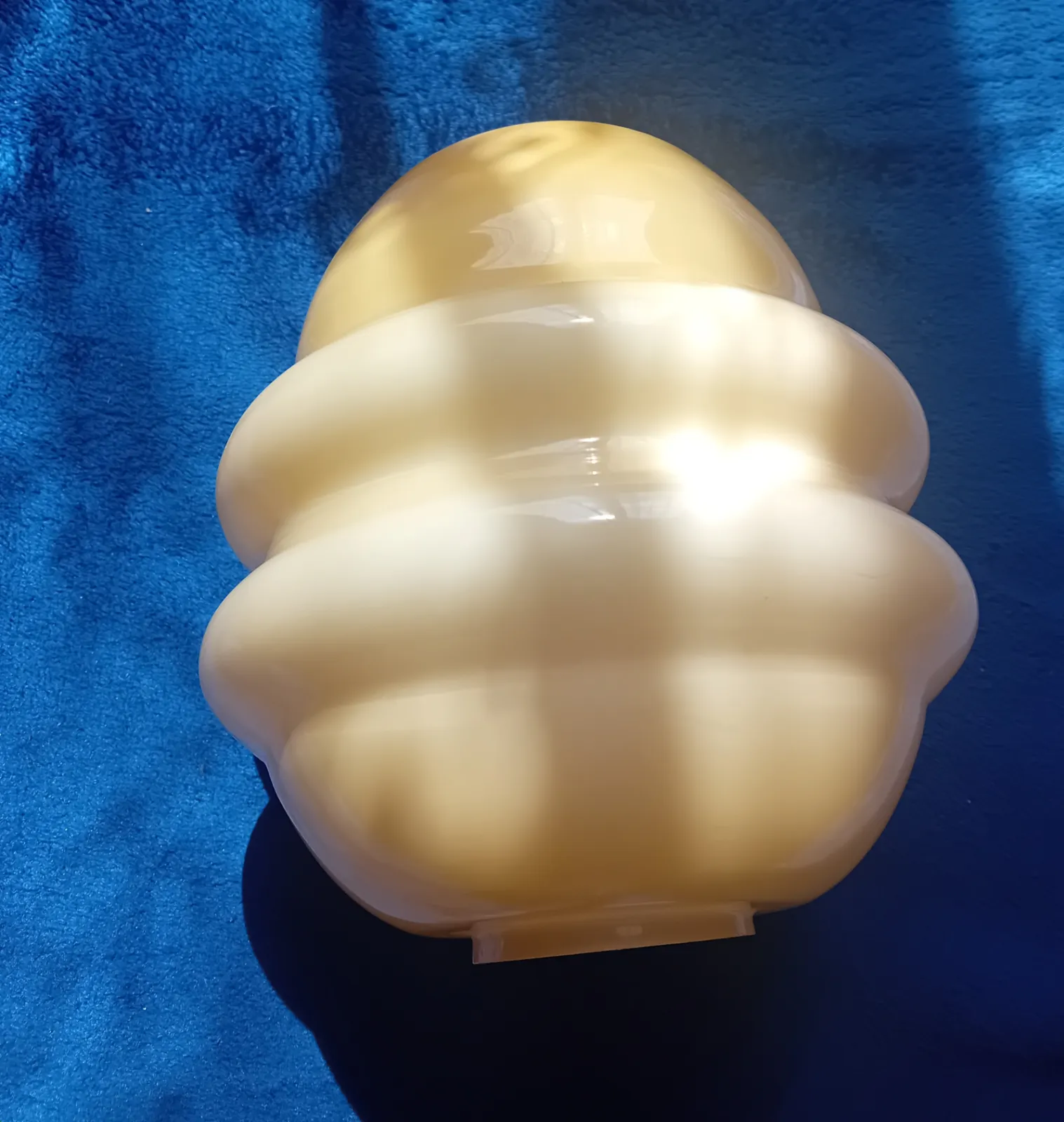 Klosz art deco do lampy lub żyrandola, szkło warstwowe.