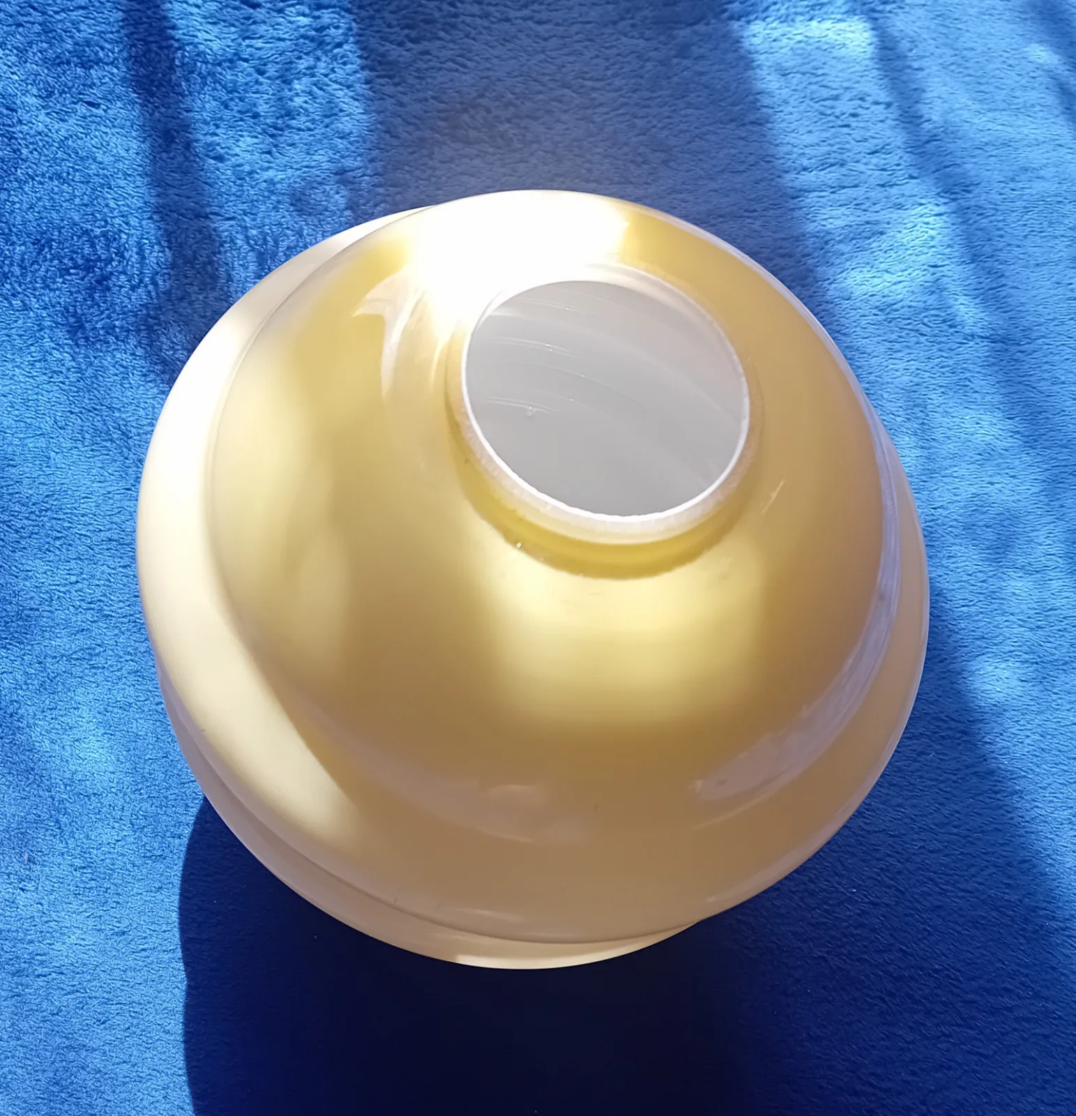 Klosz art deco do lampy lub żyrandola, szkło warstwowe.