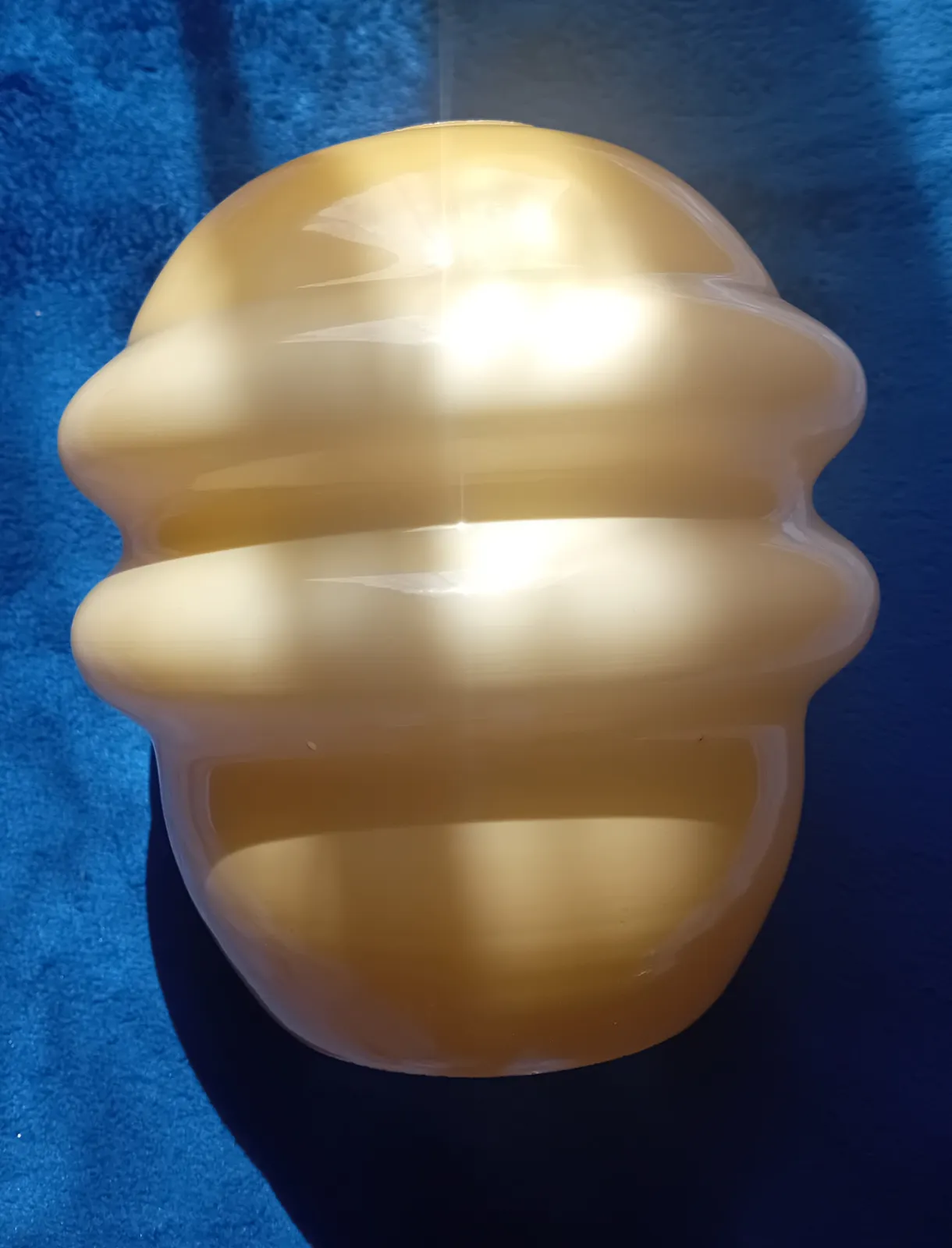 Klosz art deco do lampy lub żyrandola, szkło warstwowe.