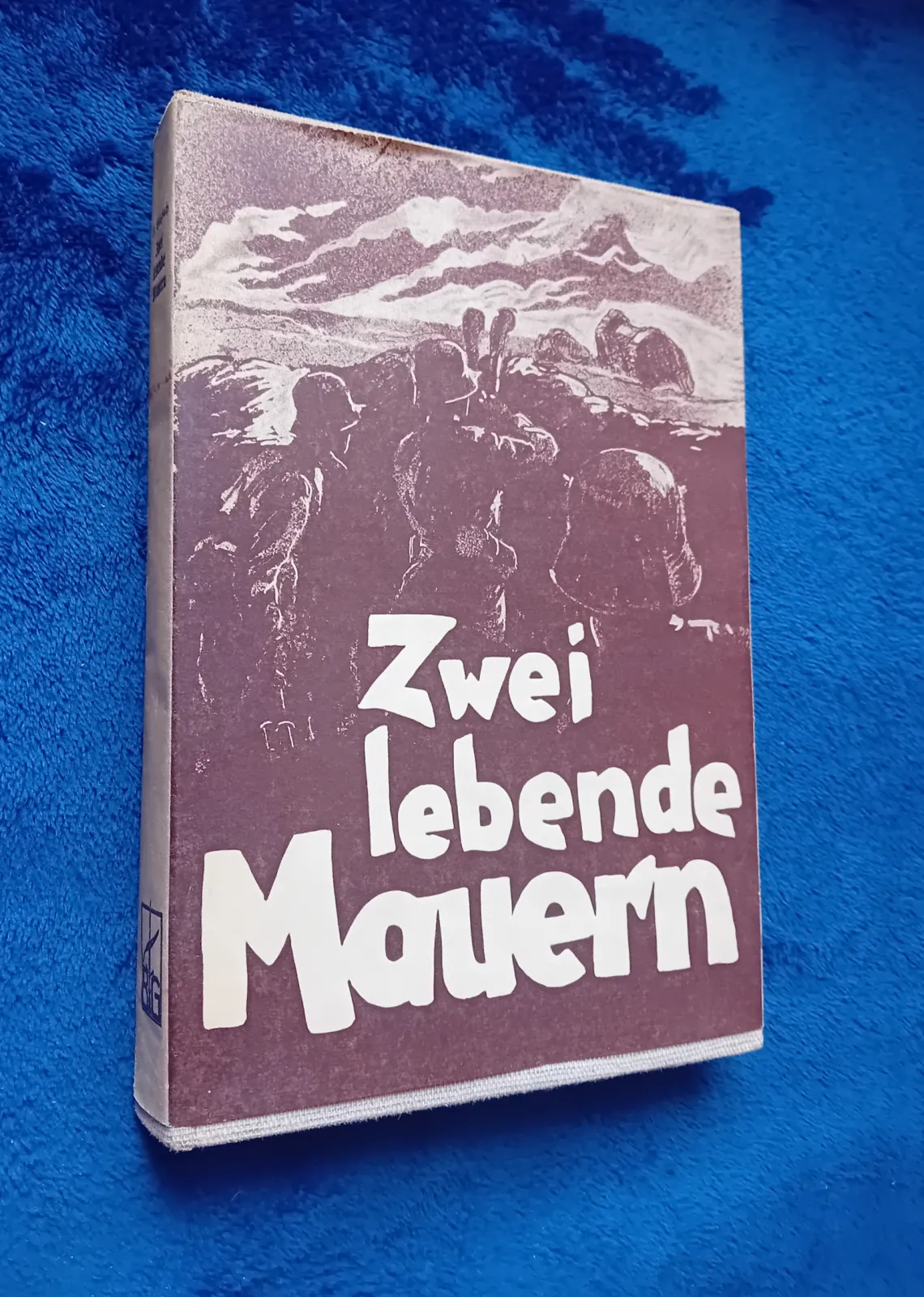 Herbert Sulzbach. Zwei lebende Mauern. verlag Bernard & Graefe, Berlin. 1935 r. Wydanie I.