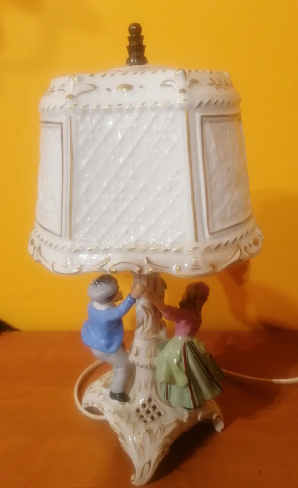 Porcelanowa lampka nocna