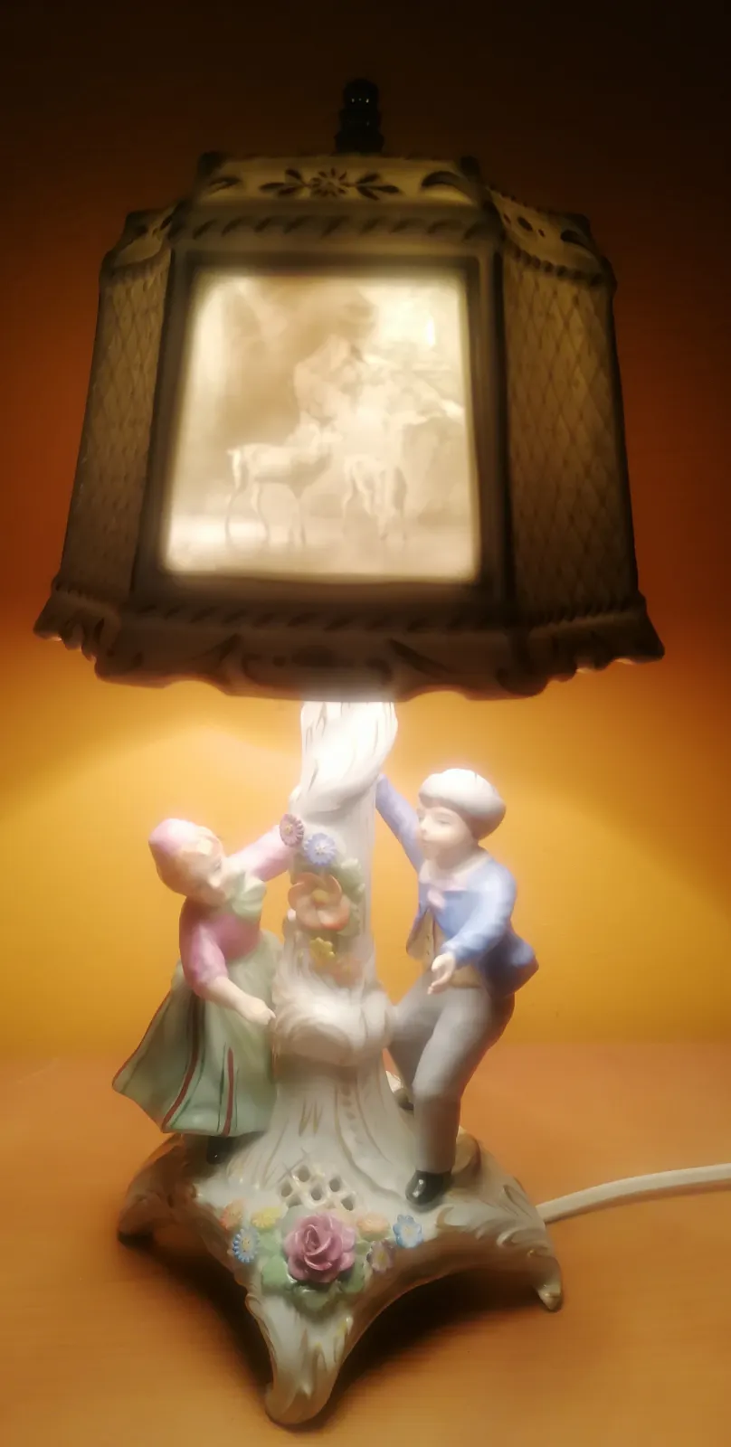 Porcelanowa lampka nocna