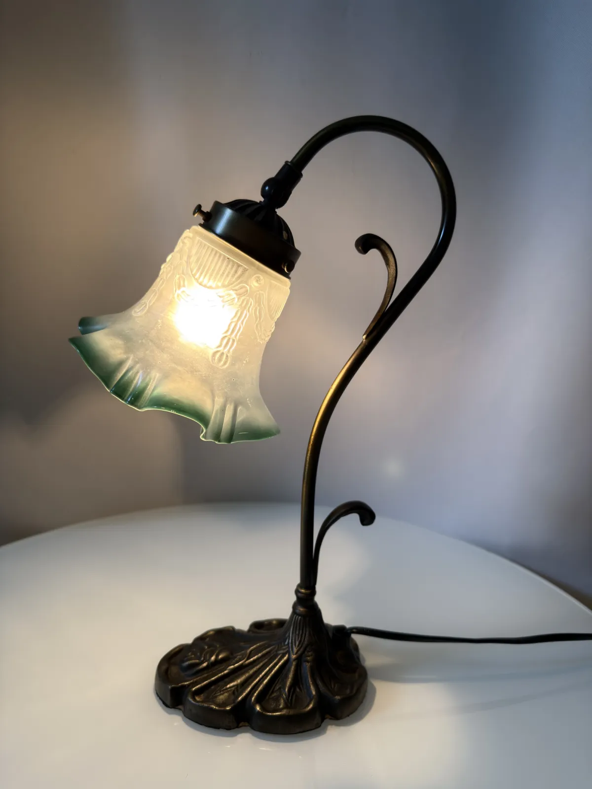 Stylowa lampka stołowa vintage w stylu secesyjnym / Art Nouveau