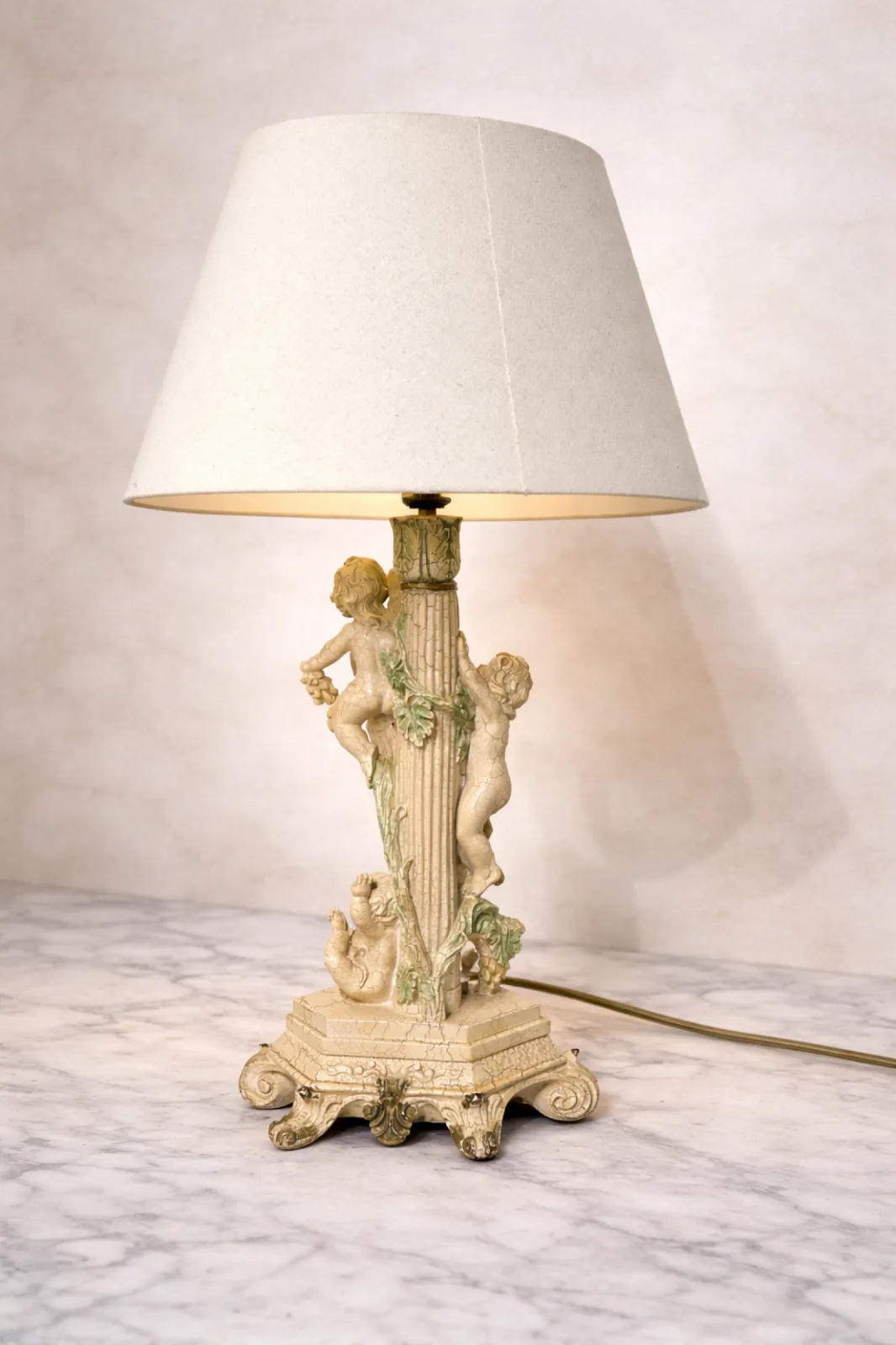 Lampa stołowa