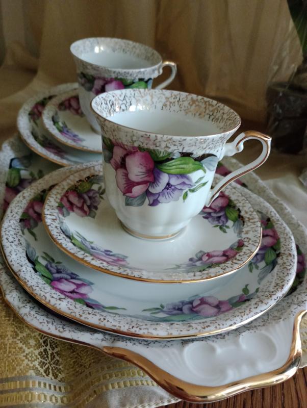 Porcelanowy zestaw deserowy