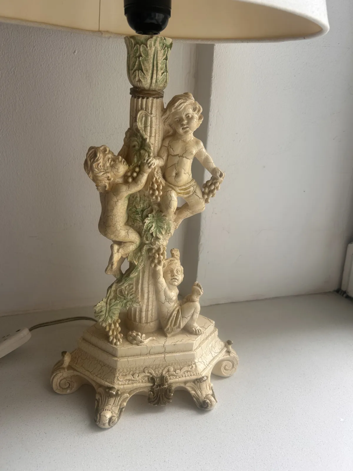 Lampa stołowa