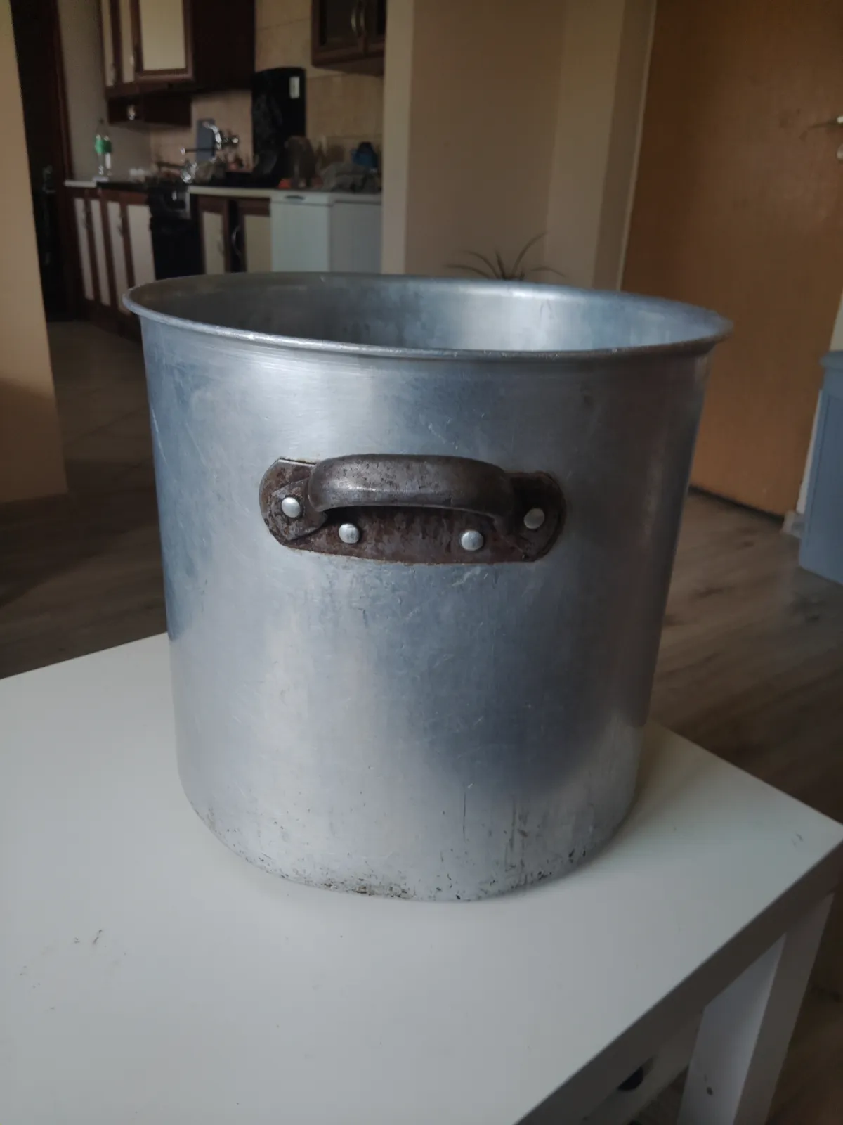 Duży garnek aluminiowy gastronomiczny PRL 35L