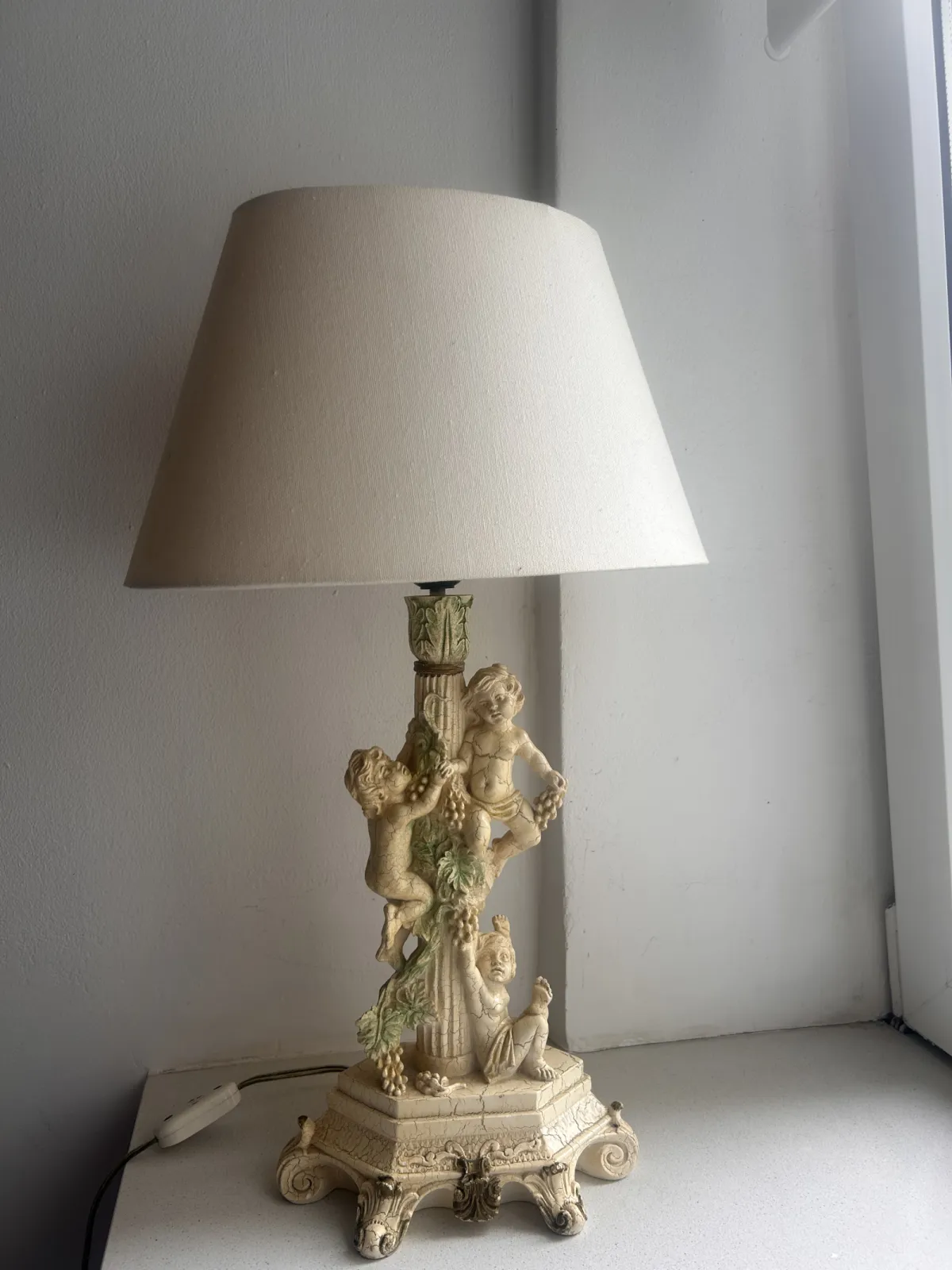 Lampa stołowa
