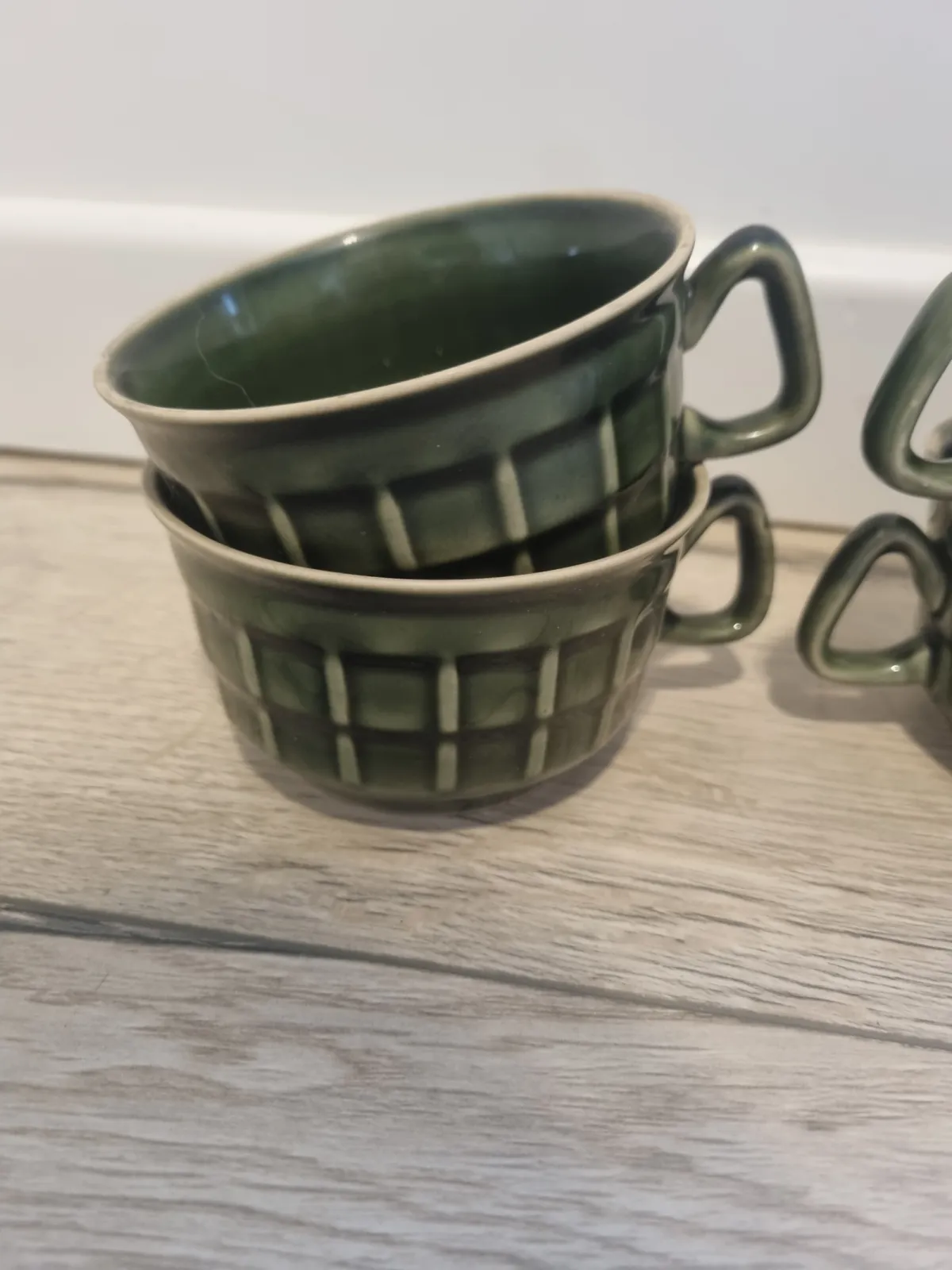 Klasyczna porcelitowa zastawa z Pruszkowa z lat 70. XX wieku.