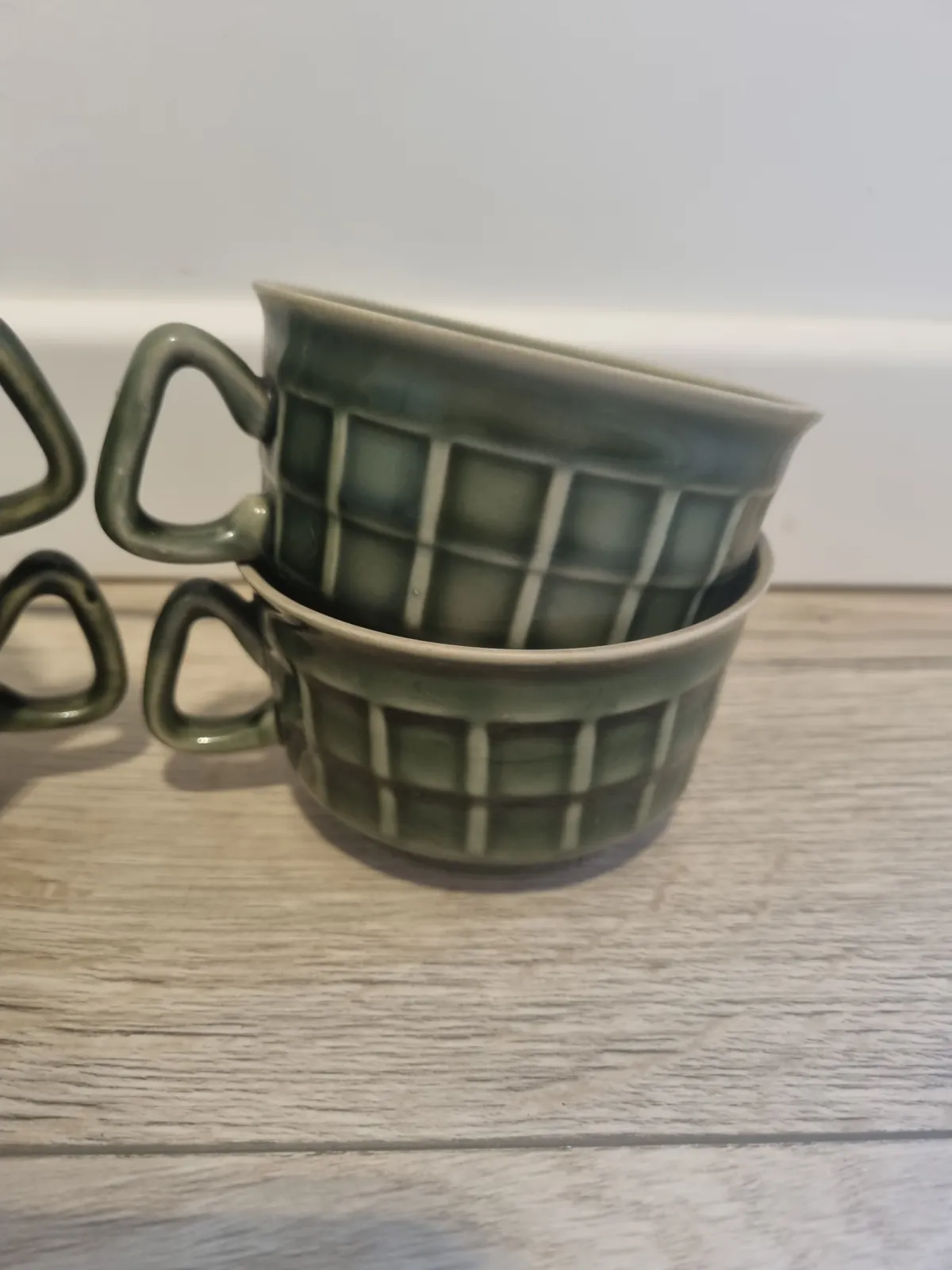 Klasyczna porcelitowa zastawa z Pruszkowa z lat 70. XX wieku.