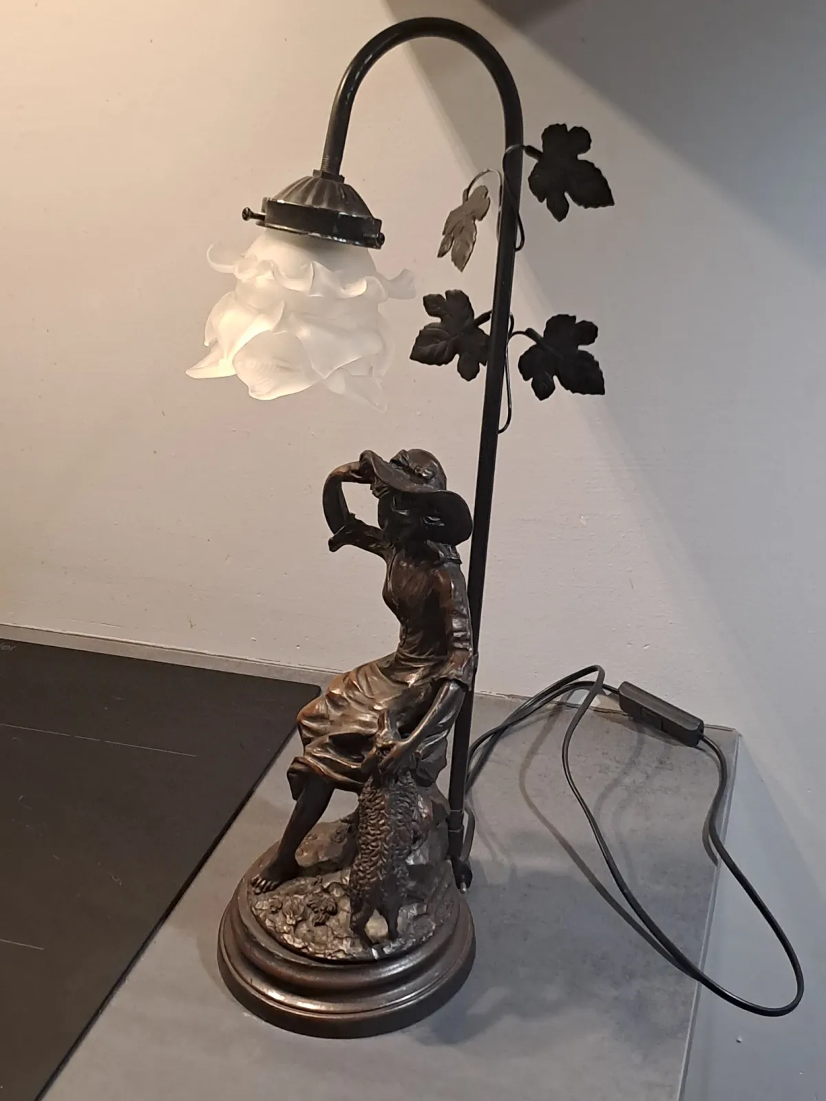 Sprzedam lampę Lady z owieczką