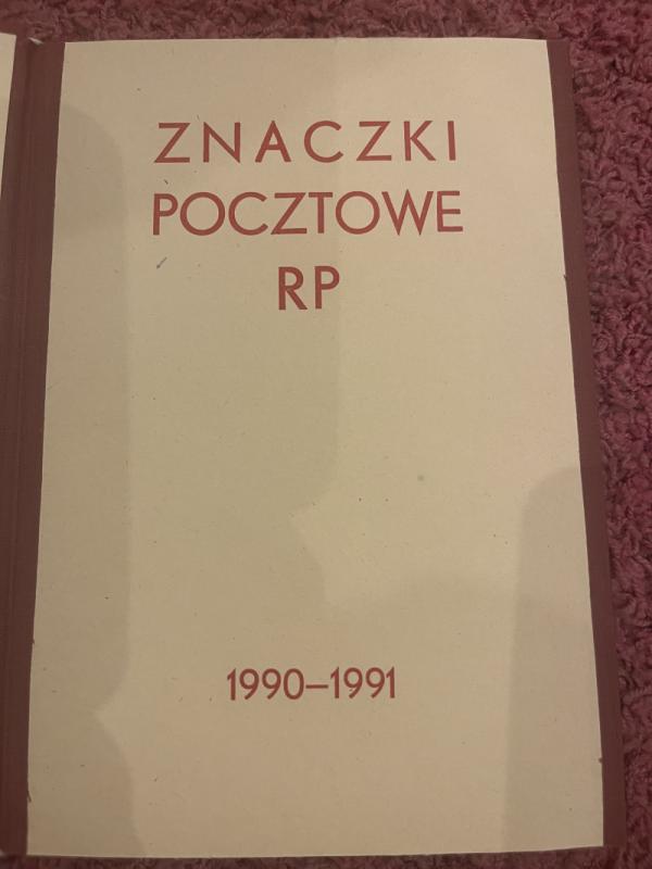 Sprzedam cały klaser ze znaczkami pocztowymi (Fischer, lata 1990–1991).