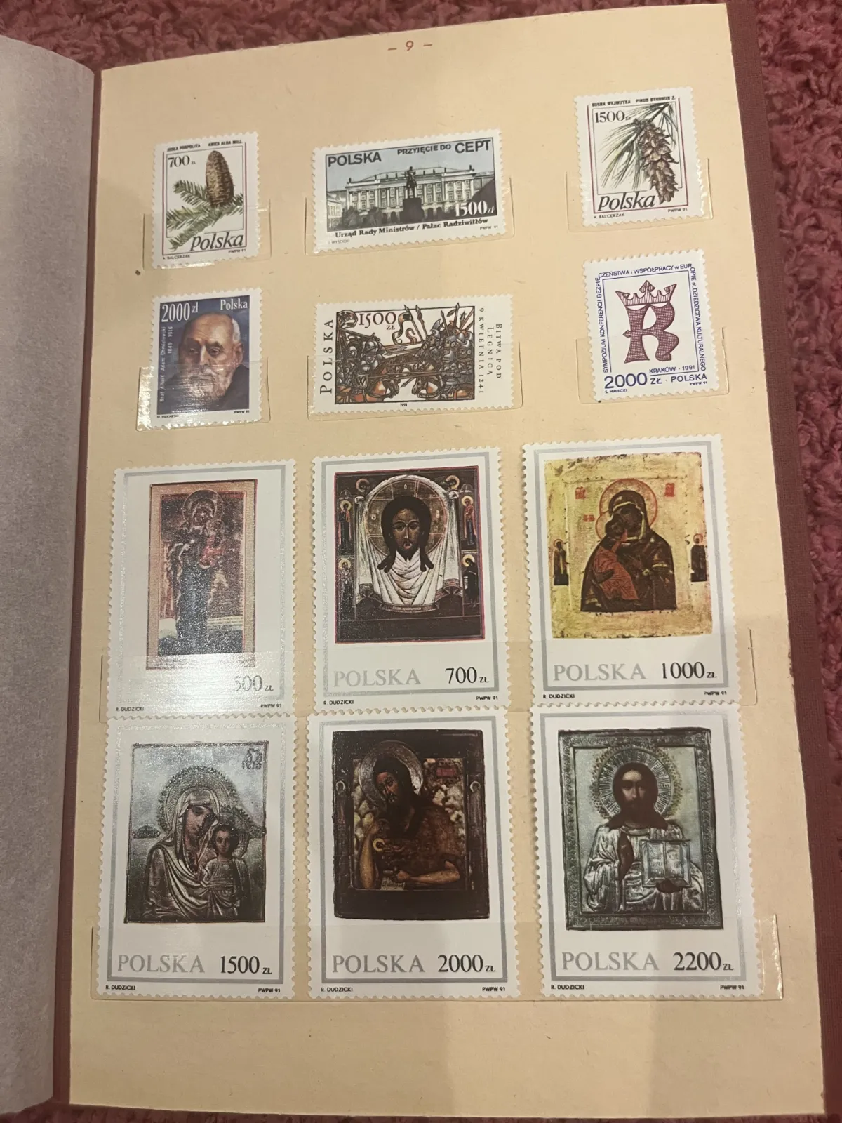 Sprzedam cały klaser ze znaczkami pocztowymi (Fischer, lata 1990–1991).
