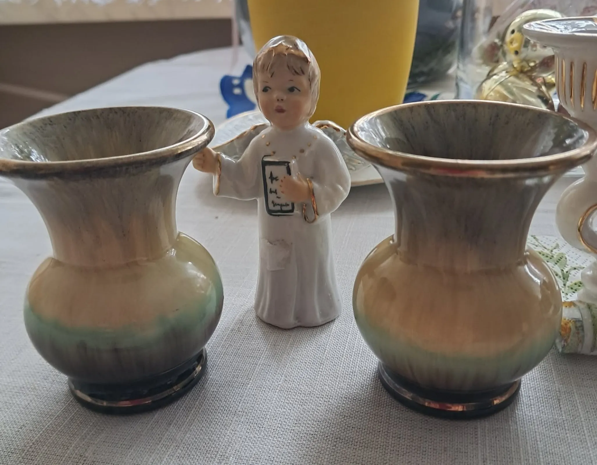 Aniołek  z książką