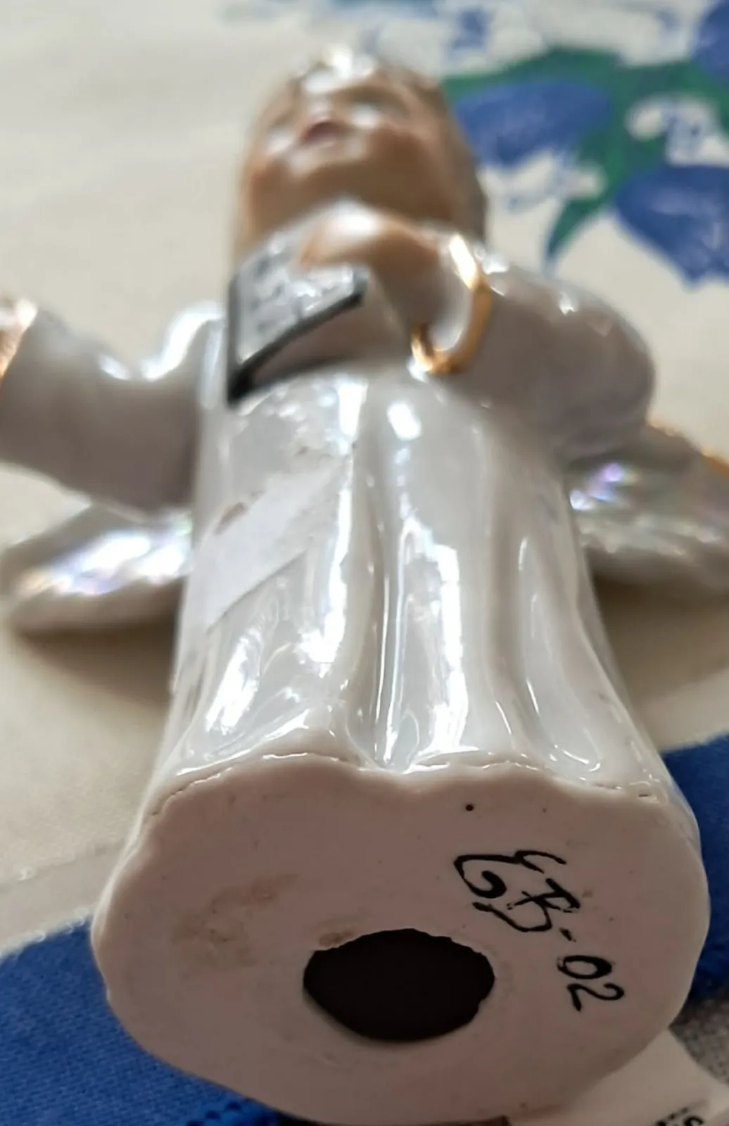 Aniołek  z książką