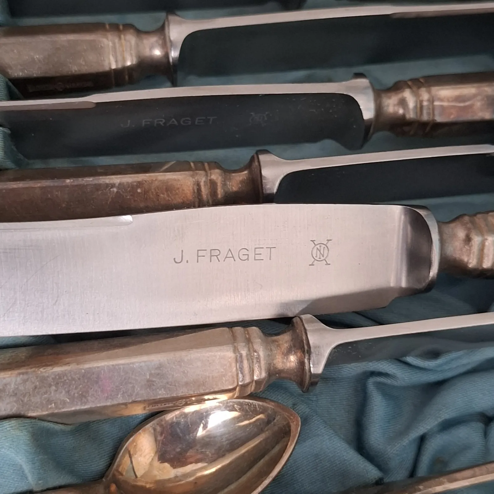 Józef Fraget sztućce zabytkowe Art Deco platerowane komplet w walizce t