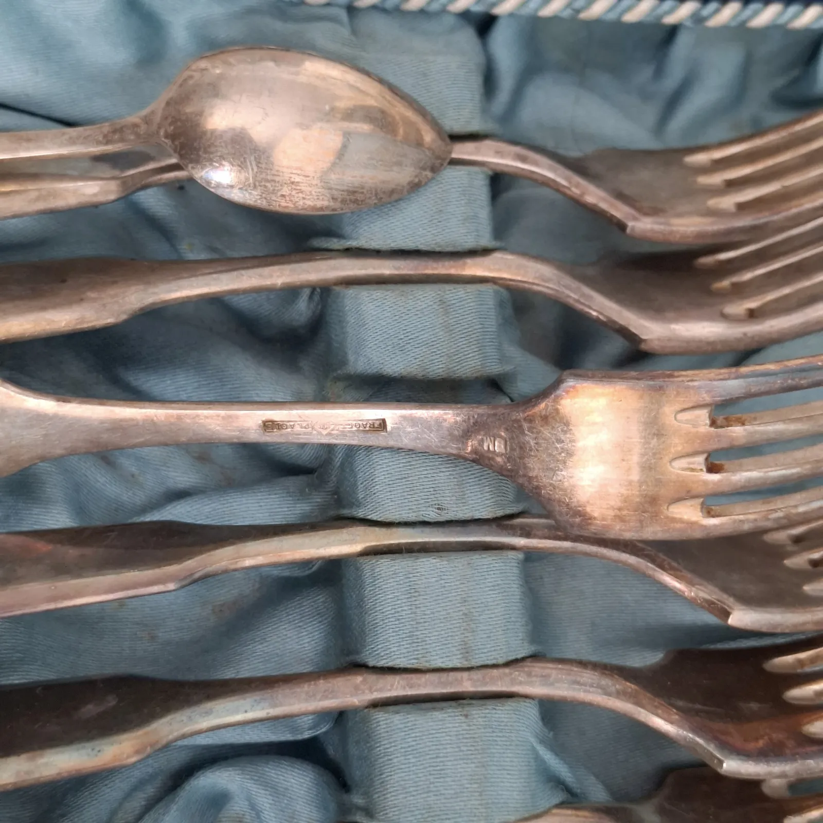 Józef Fraget sztućce zabytkowe Art Deco platerowane komplet w walizce t