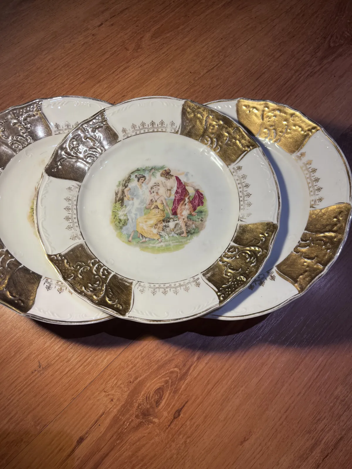 Zestaw 4 talerzy dekoracyjnych vintage, porcelana, złocenia, styl klasyczny
