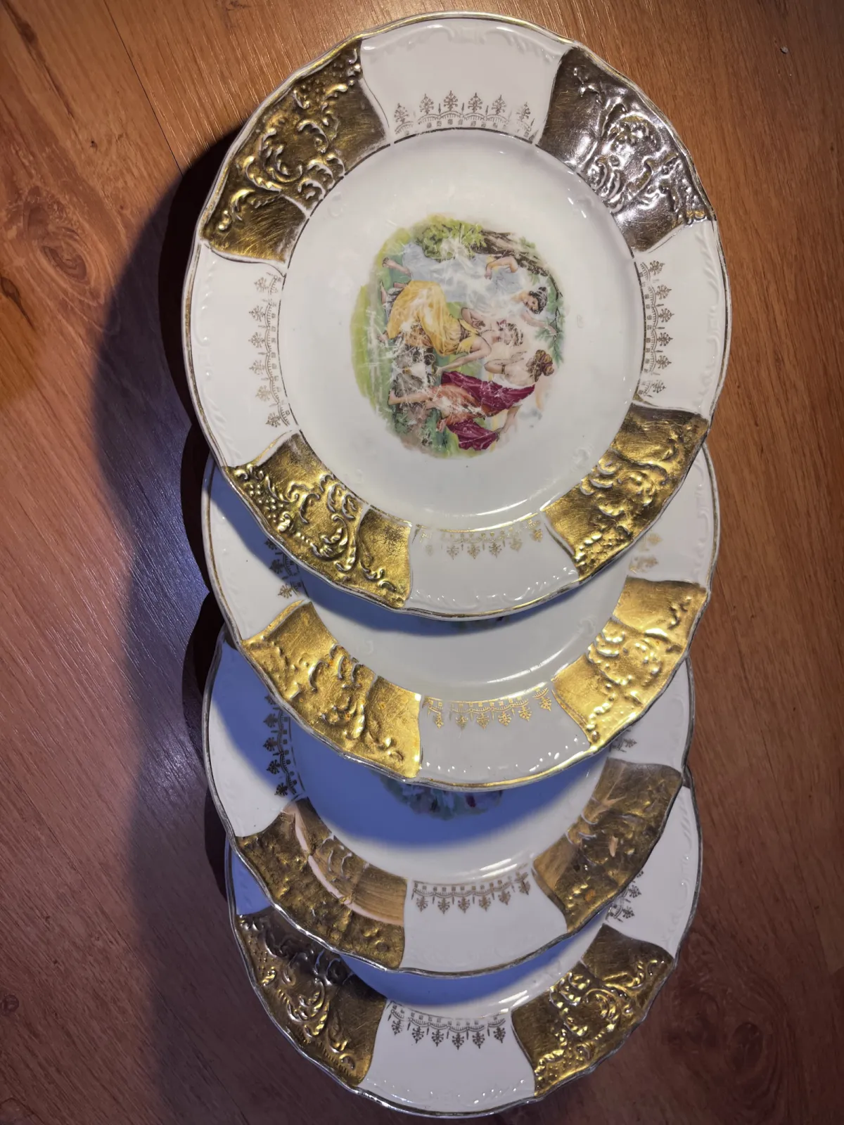 Zestaw 4 talerzy dekoracyjnych vintage, porcelana, złocenia, styl klasyczny