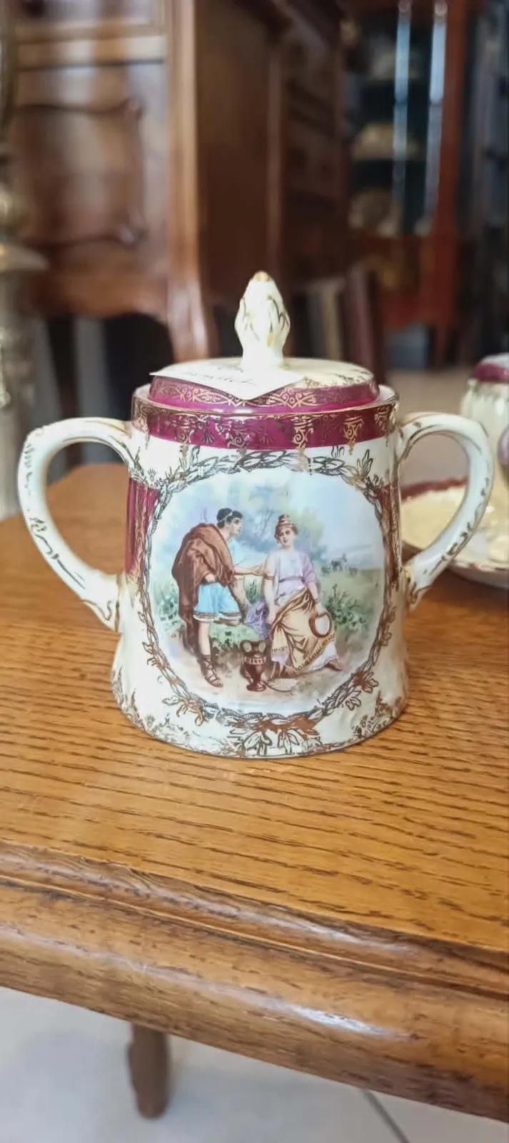 Kolekcjonerski Zestaw Porcelanowy w Stylu Neoklasycznym