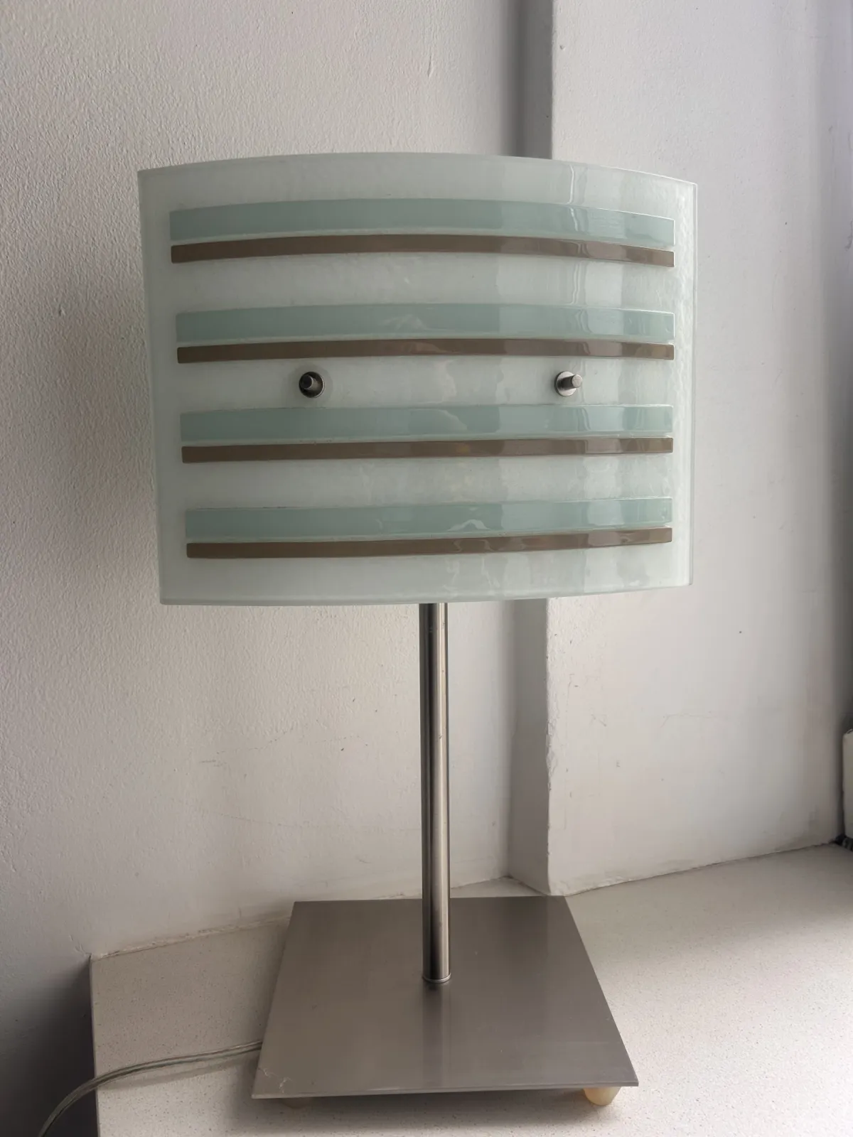 Lampa stołowa