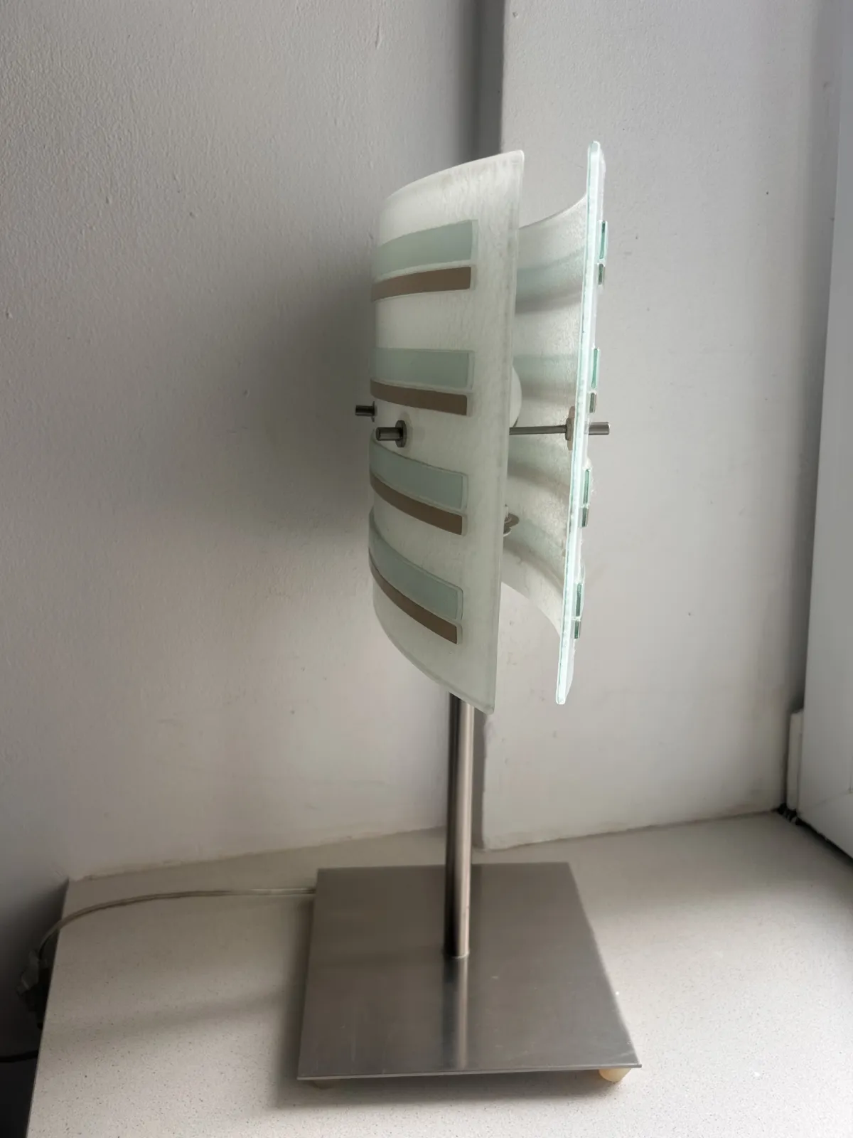 Lampa stołowa