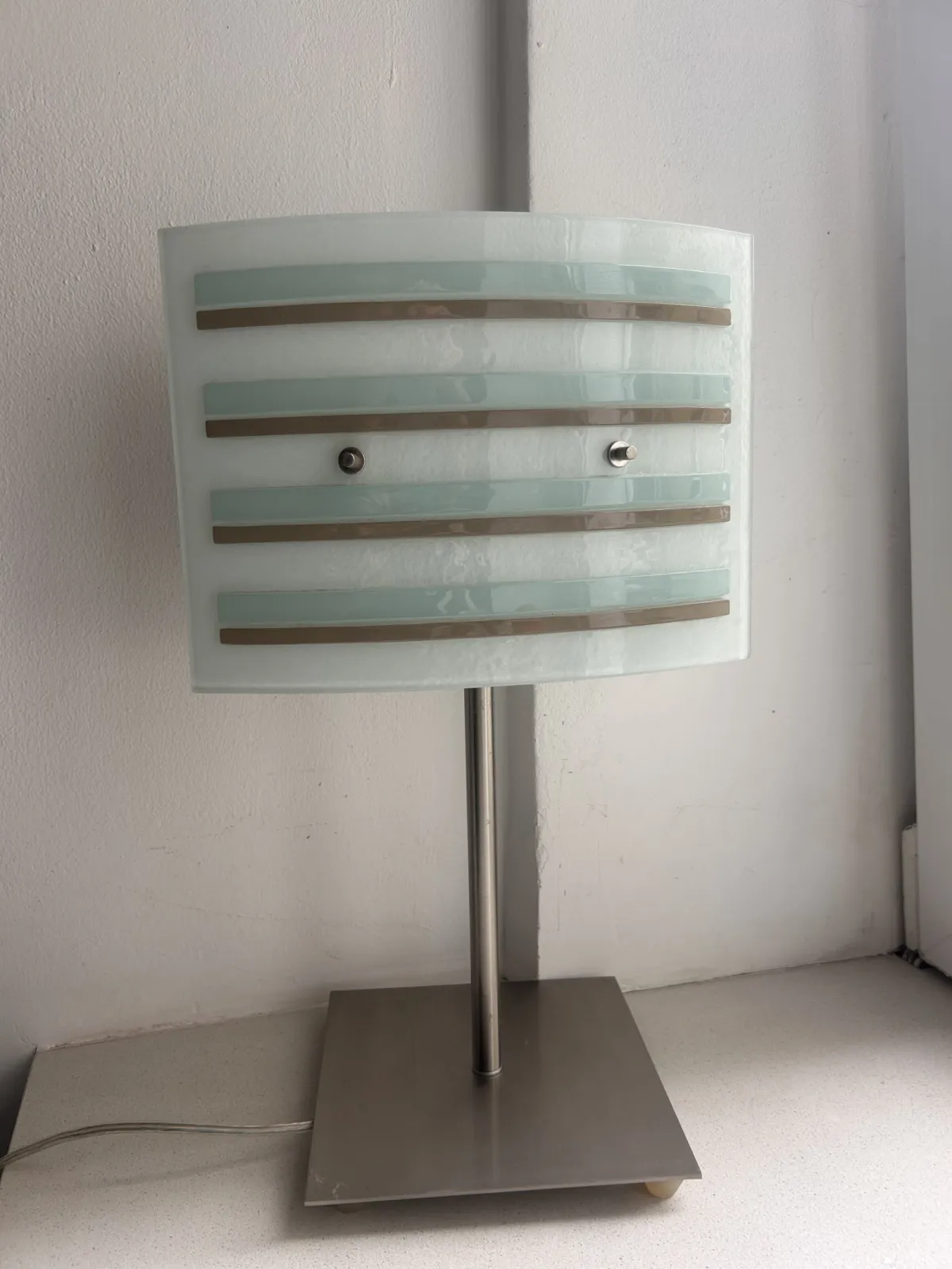 Lampa stołowa
