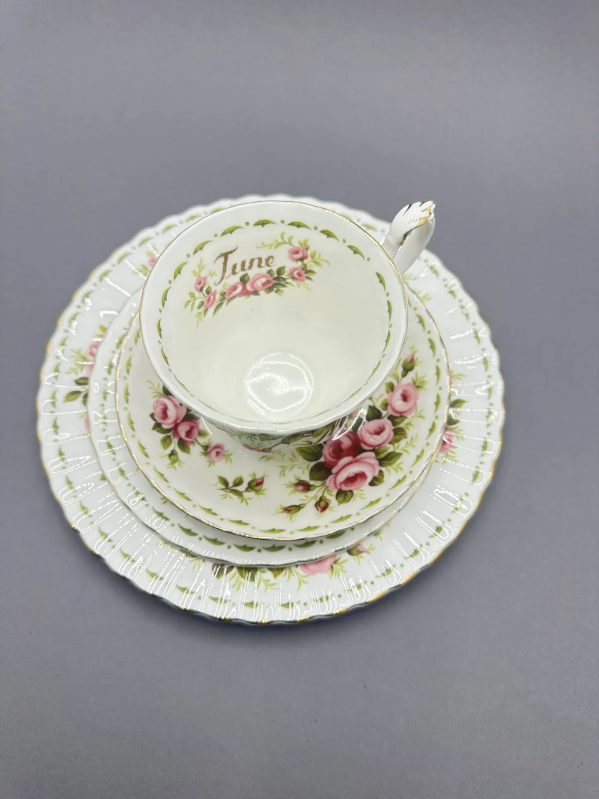 Zestaw 4-częściowy Royal Albert Flower of the Month June
