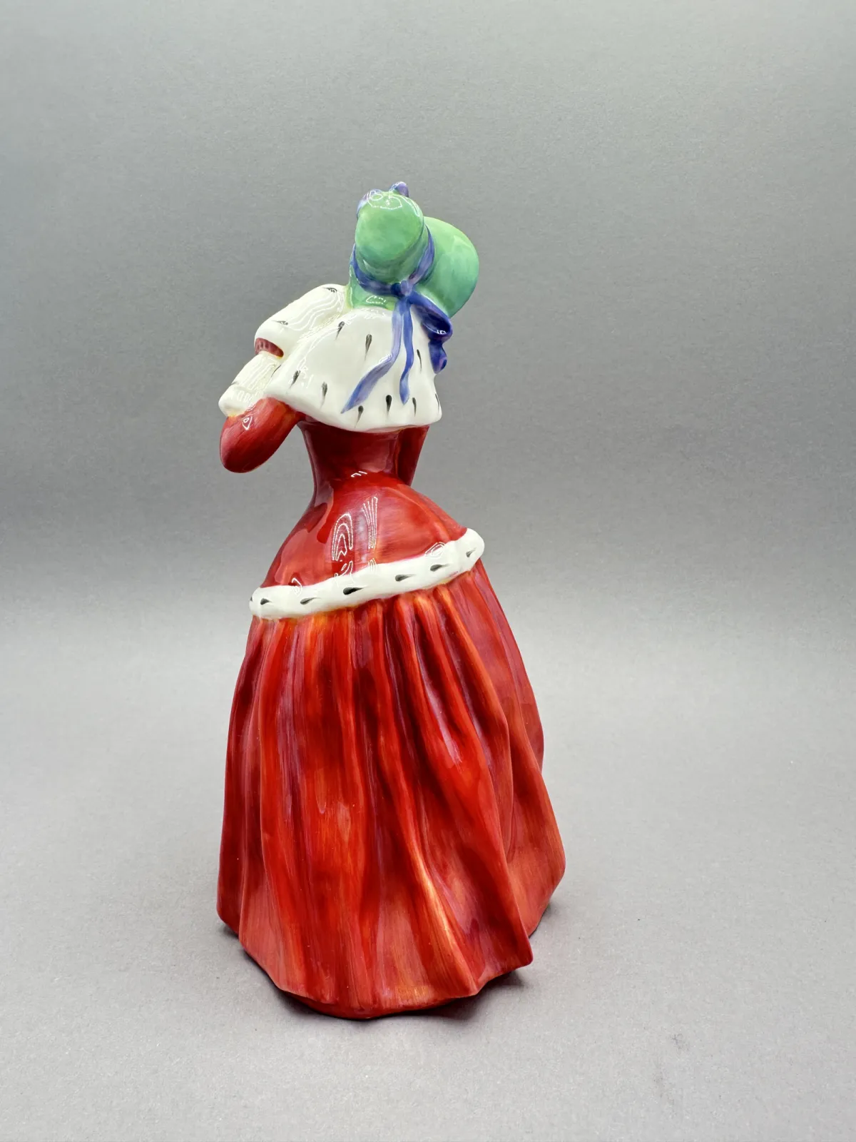 Dama Royal Doulton Christmas Morn HN 1992