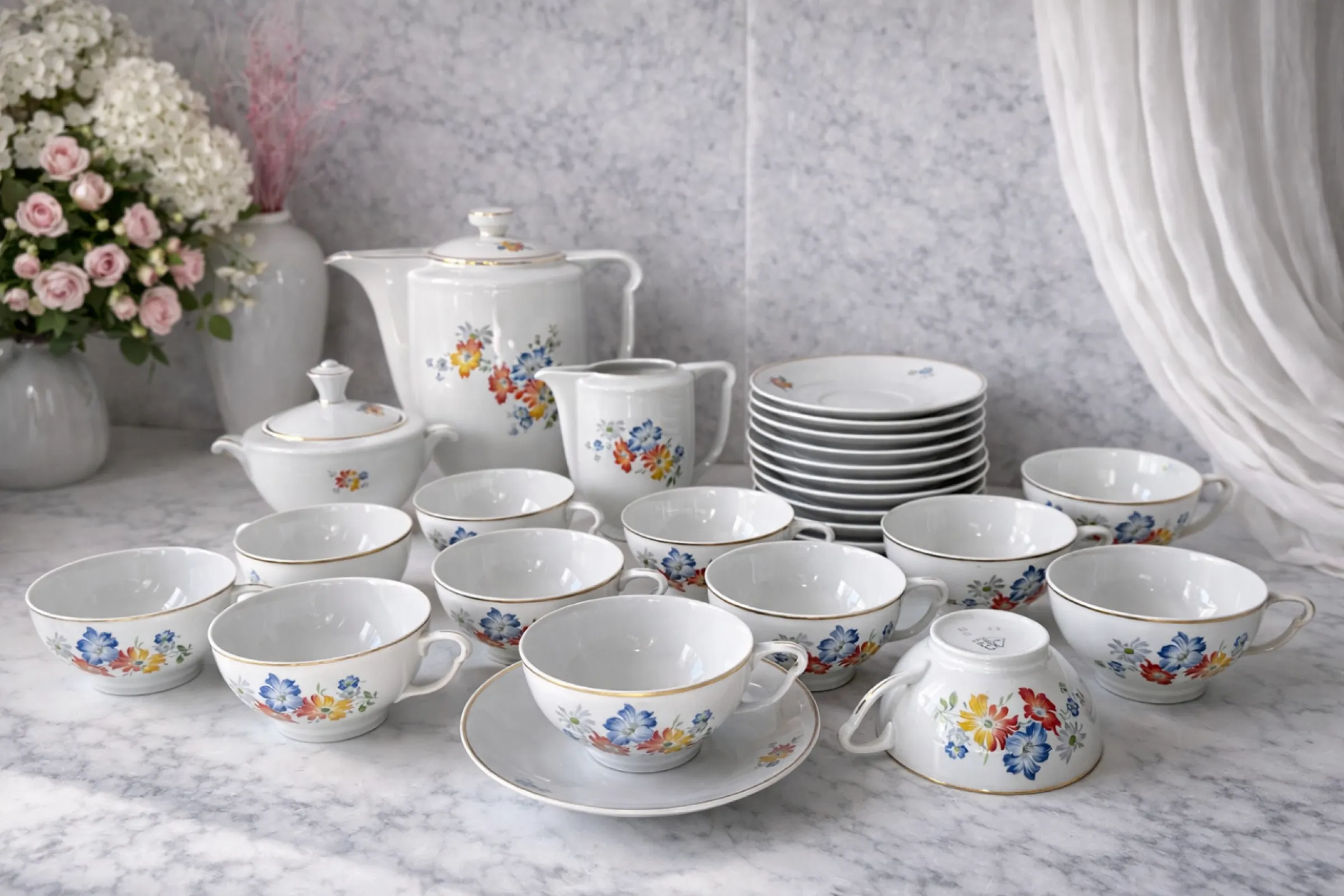 Klasyczny serwis kawowy na 12 osób z polskiej porcelany Ćmielów - fason Aleksander