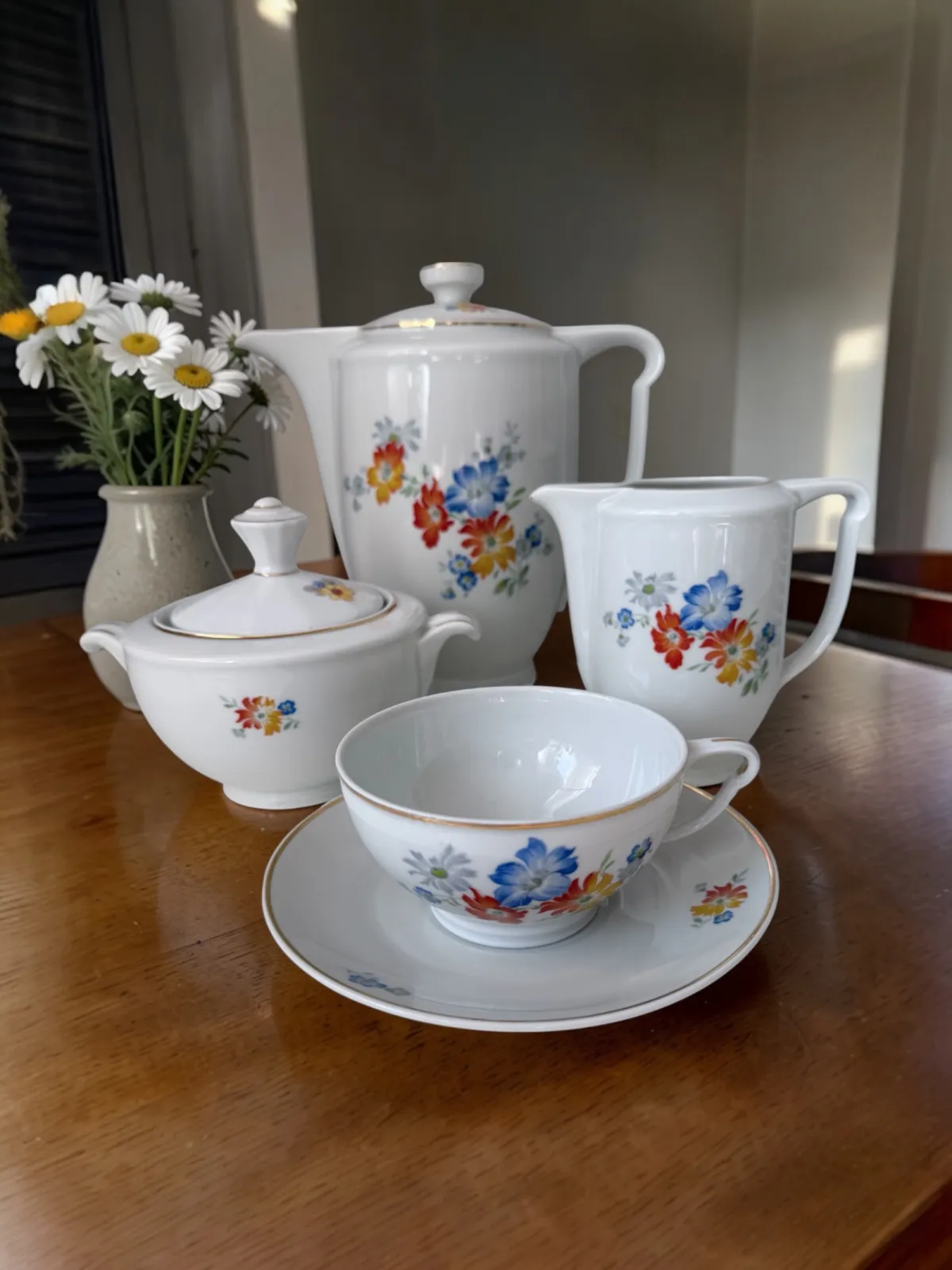 Klasyczny serwis kawowy na 12 osób z polskiej porcelany Ćmielów - fason Aleksander