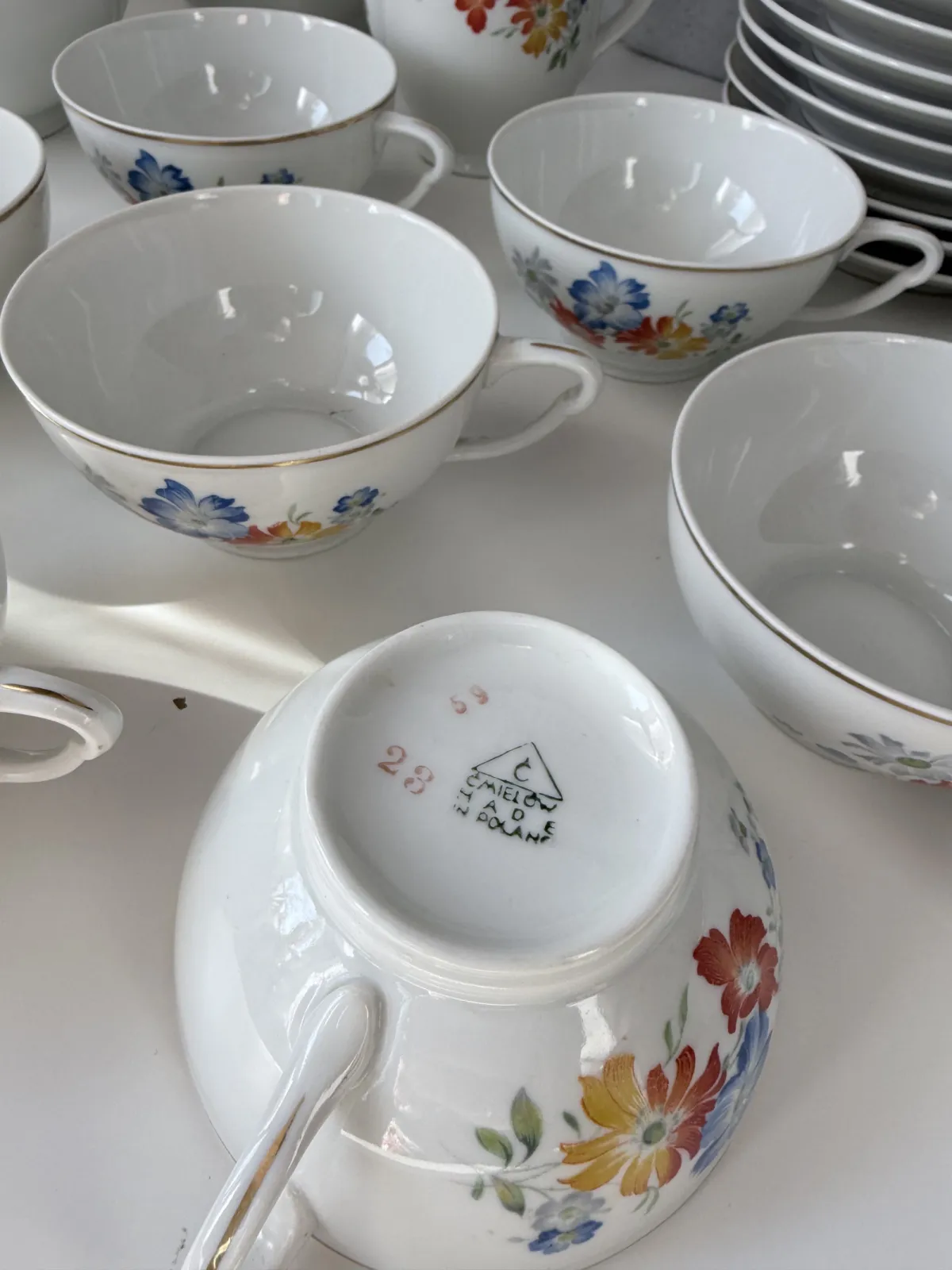 Klasyczny serwis kawowy na 12 osób z polskiej porcelany Ćmielów - fason Aleksander